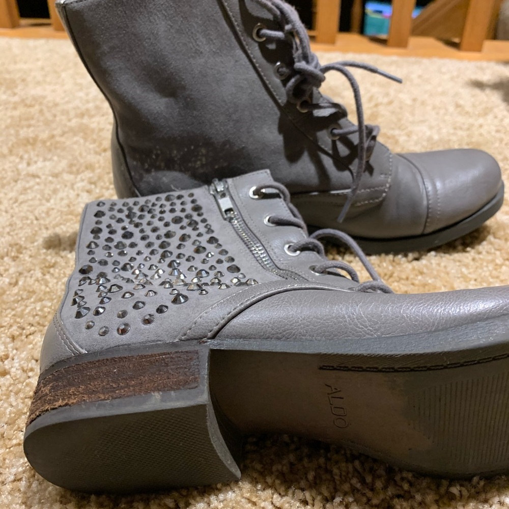 Combat boots